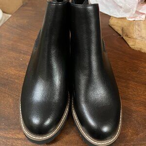 NEW Chelsea Boots